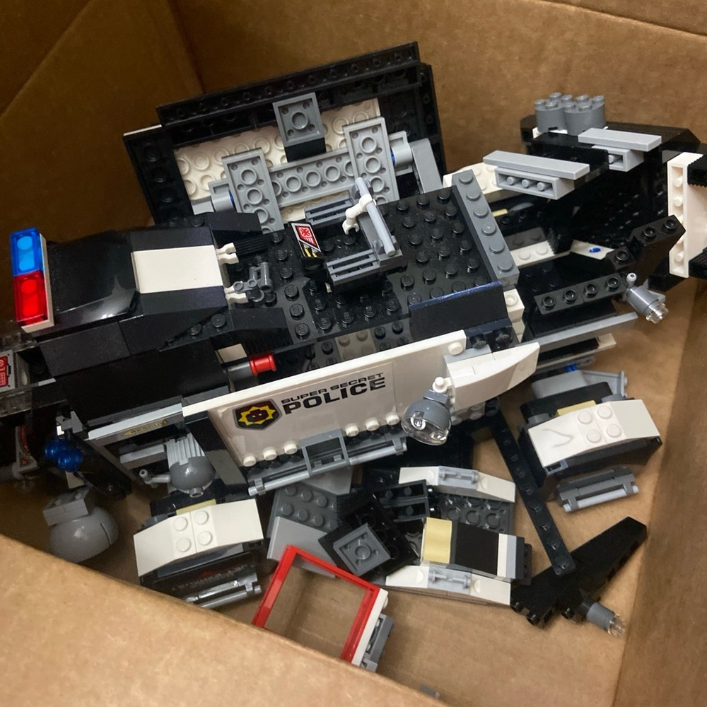 LEGO - Lego Movie 2 Super Secret Police Dropship (70815), Used Incomplete 6 Mini
